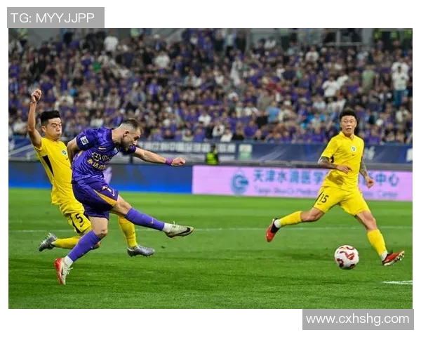 深圳足球队逆袭之路揭秘：从低谷到巅峰的奋斗故事与荣耀时刻